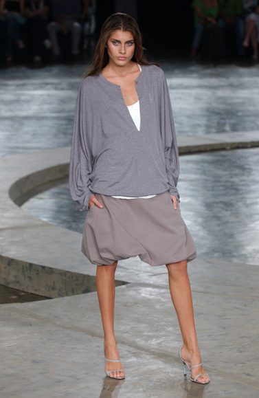 desfiles-zoomp-saopauloinverno2005rtw-120