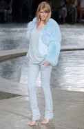 desfiles-zoomp-saopauloinverno2005rtw-131