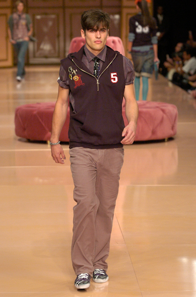 desfiles-colcci-rioinverno2005rtw-107