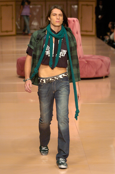 desfiles-colcci-rioinverno2005rtw-113