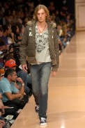 desfiles-colcci-rioinverno2005rtw-128