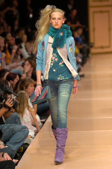 desfiles-colcci-rioinverno2005rtw-139