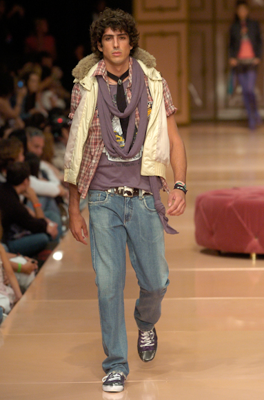 desfiles-colcci-rioinverno2005rtw-140