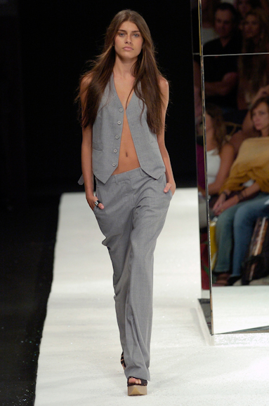 desfiles-gracaottoni-rioinverno2005rtw-106