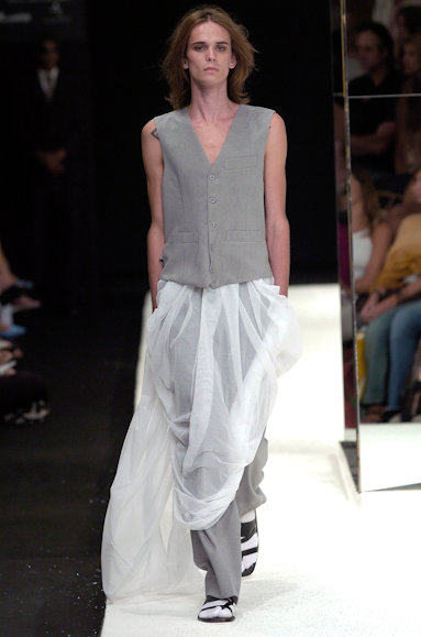 desfiles-gracaottoni-rioinverno2005rtw-107