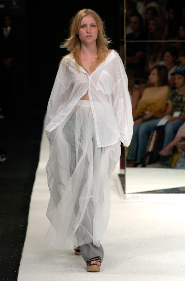 desfiles-gracaottoni-rioinverno2005rtw-108