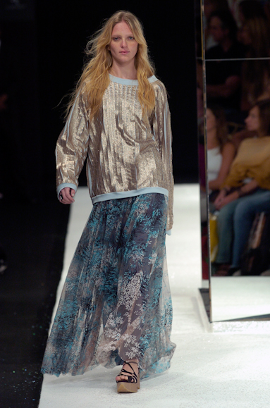 desfiles-gracaottoni-rioinverno2005rtw-112