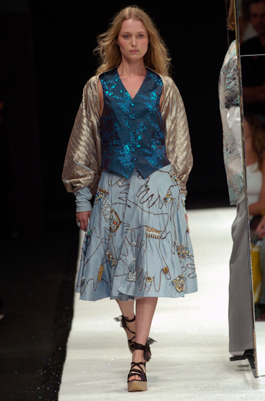 desfiles-gracaottoni-rioinverno2005rtw-117