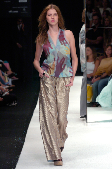 desfiles-gracaottoni-rioinverno2005rtw-119
