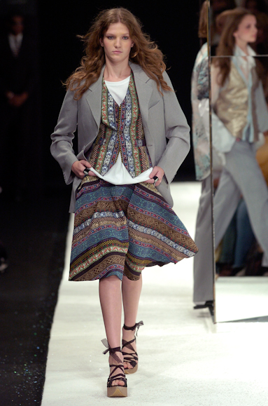 desfiles-gracaottoni-rioinverno2005rtw-122
