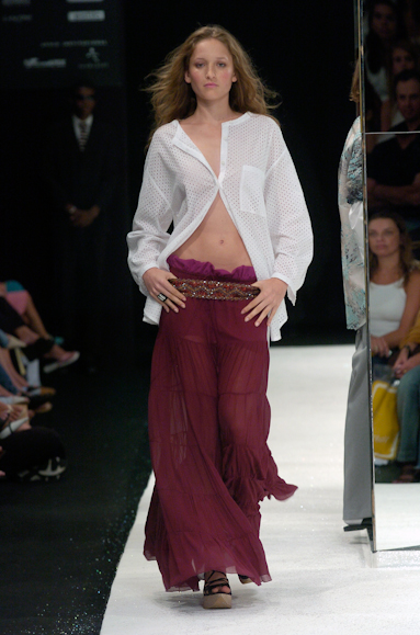 desfiles-gracaottoni-rioinverno2005rtw-128