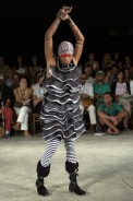 desfiles-mxm-rioinverno2005rtw-103
