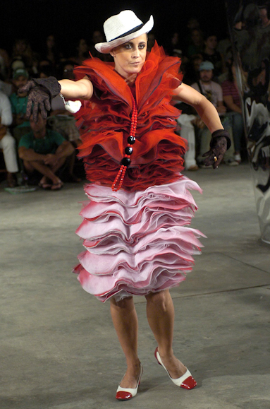 desfiles-mxm-rioinverno2005rtw-106