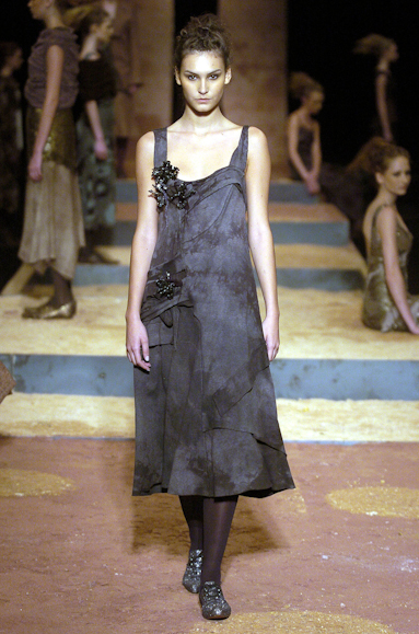 desfiles-mariabonita-rioinverno2005rtw-112