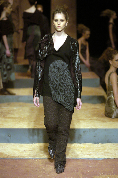desfiles-mariabonita-rioinverno2005rtw-114