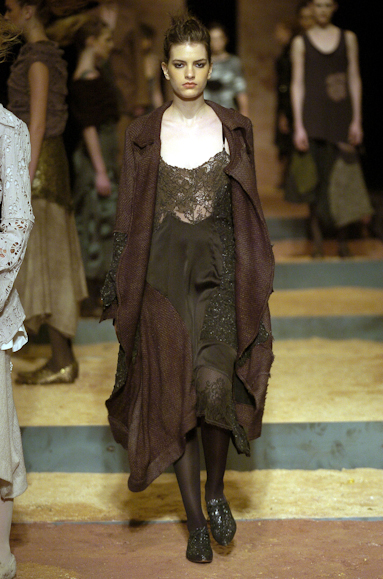 desfiles-mariabonita-rioinverno2005rtw-122