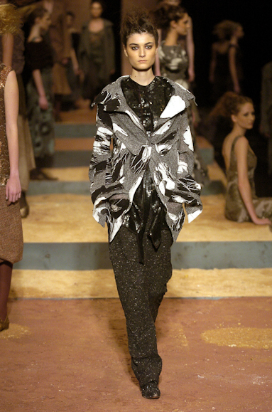 desfiles-mariabonita-rioinverno2005rtw-124