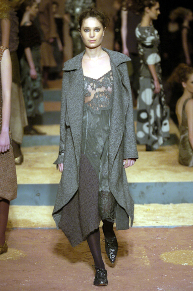 desfiles-mariabonita-rioinverno2005rtw-125