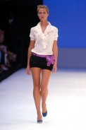 desfiles-mariabonitaextra-rioinverno2005rtw-102