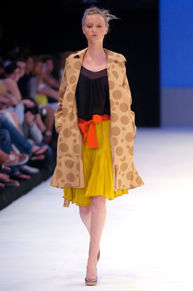 desfiles-mariabonitaextra-rioinverno2005rtw-107