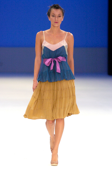 desfiles-mariabonitaextra-rioinverno2005rtw-113