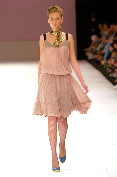 desfiles-mariabonitaextra-rioinverno2005rtw-123