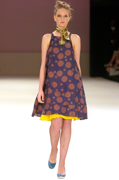 desfiles-mariabonitaextra-rioinverno2005rtw-130
