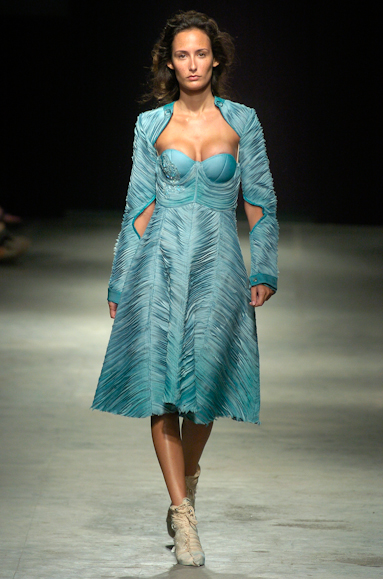 desfiles-melkzda-rioinverno2005rtw-101