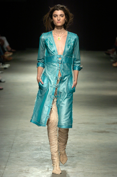 desfiles-melkzda-rioinverno2005rtw-102