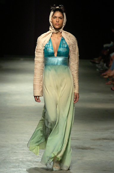 desfiles-melkzda-rioinverno2005rtw-105