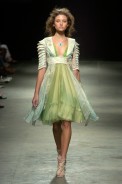 desfiles-melkzda-rioinverno2005rtw-106