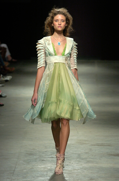 desfiles-melkzda-rioinverno2005rtw-106