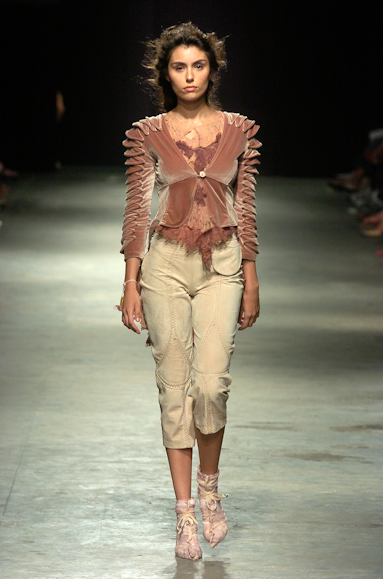 desfiles-melkzda-rioinverno2005rtw-107