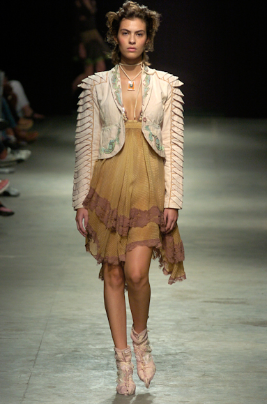 desfiles-melkzda-rioinverno2005rtw-108