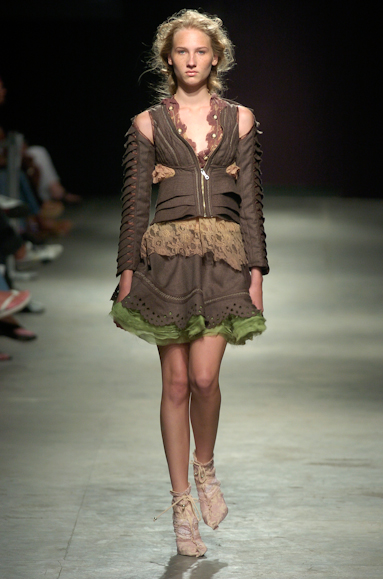 desfiles-melkzda-rioinverno2005rtw-109