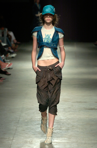desfiles-melkzda-rioinverno2005rtw-112