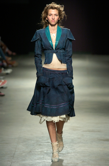 desfiles-melkzda-rioinverno2005rtw-113
