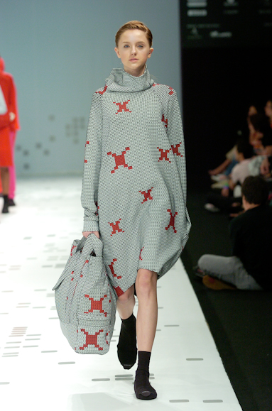 desfiles-oestudio-rioinverno2005rtw-110