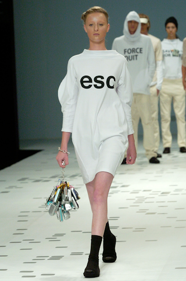 desfiles-oestudio-rioinverno2005rtw-111
