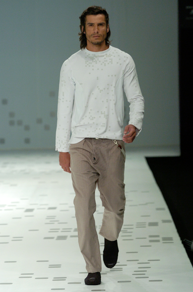 desfiles-oestudio-rioinverno2005rtw-116