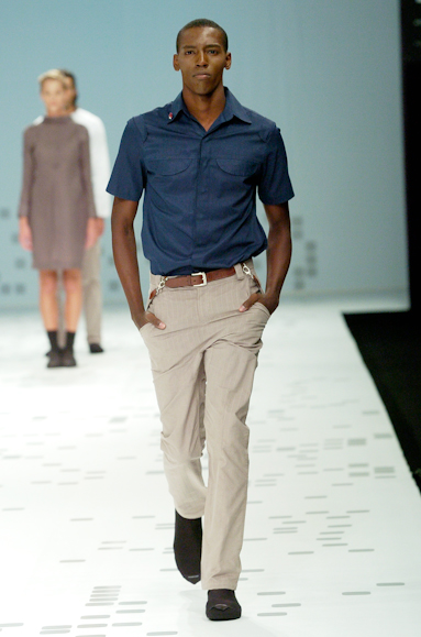desfiles-oestudio-rioinverno2005rtw-118