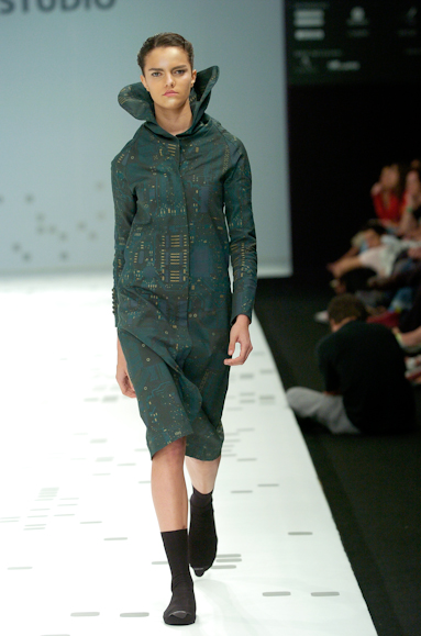 desfiles-oestudio-rioinverno2005rtw-129