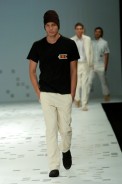 desfiles-oestudio-rioinverno2005rtw-131