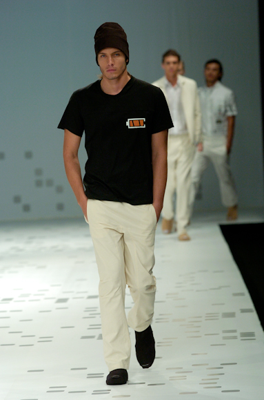 desfiles-oestudio-rioinverno2005rtw-131
