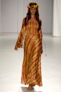 desfiles-carlostufvesson-saopauloverao2006rtw-100