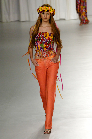 desfiles-carlostufvesson-saopauloverao2006rtw-106