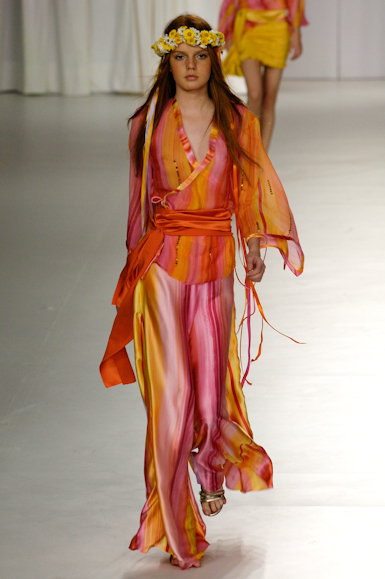 desfiles-carlostufvesson-saopauloverao2006rtw-109