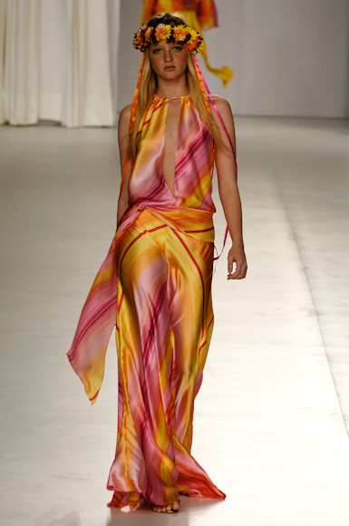 desfiles-carlostufvesson-saopauloverao2006rtw-111