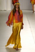 desfiles-carlostufvesson-saopauloverao2006rtw-112