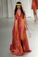 desfiles-carlostufvesson-saopauloverao2006rtw-116